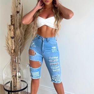 🎃Distressed Fashion Nova Knew Length Jorts